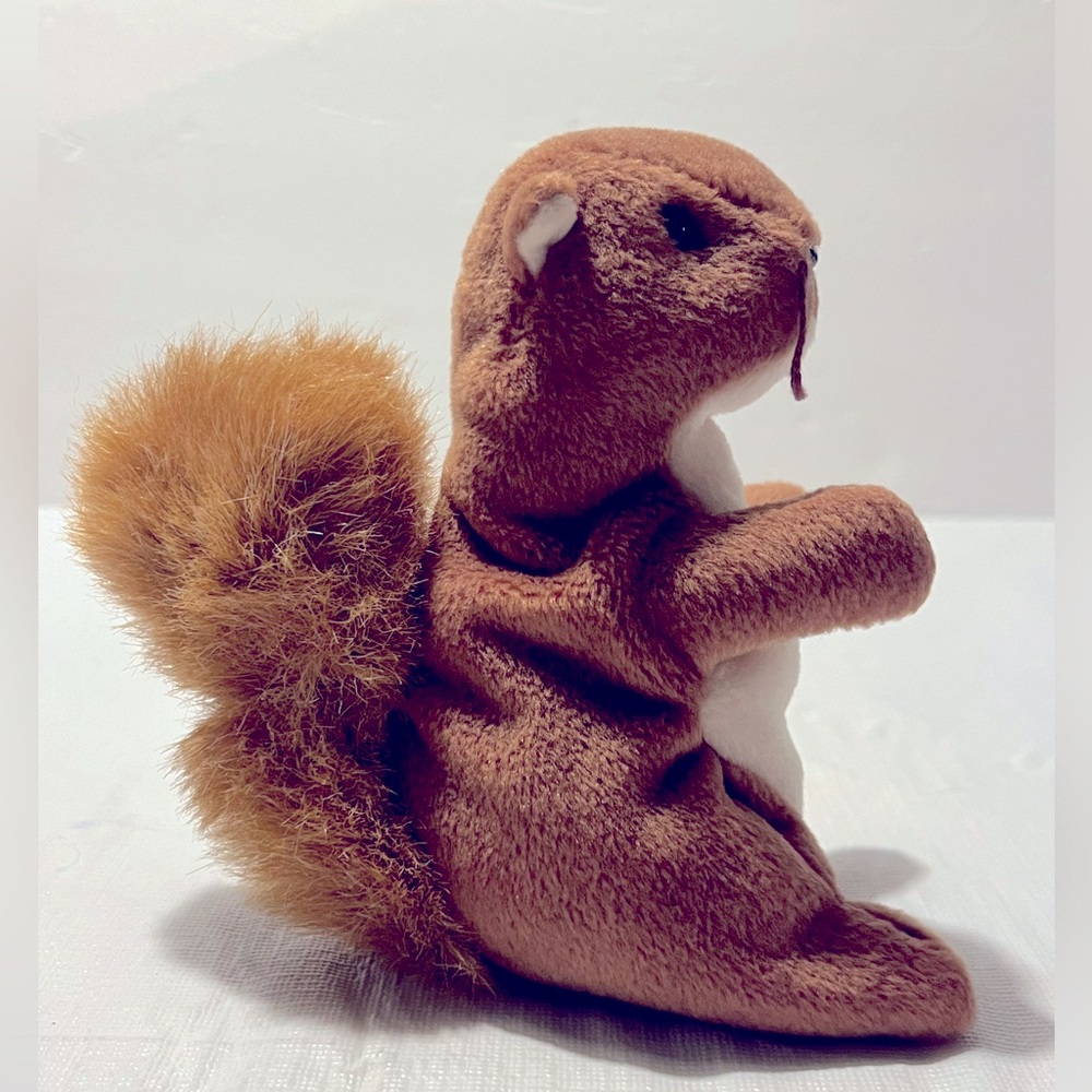 Nuts The Squirrel TY Beanie Baby 1996